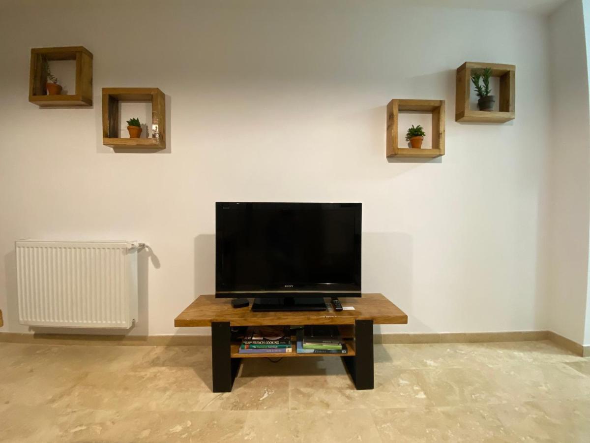 Helga'S Place Premium 1 Bedroom Condo Клуж-Напока Екстер'єр фото