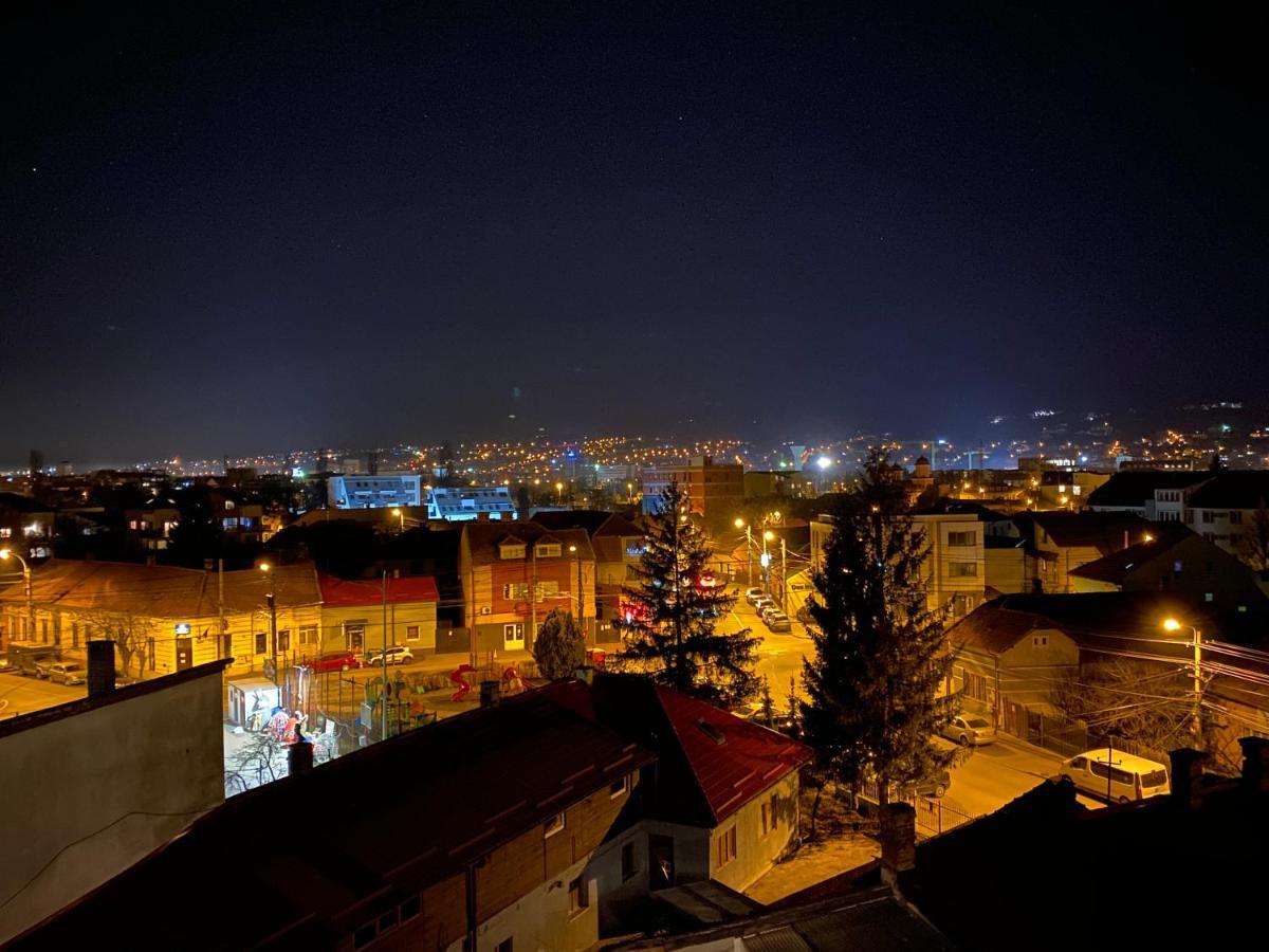 Helga'S Place Premium 1 Bedroom Condo Клуж-Напока Екстер'єр фото